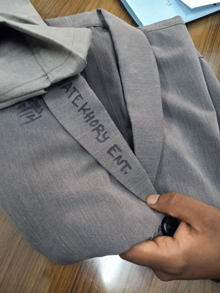 cabin crew coat 900 pieces running